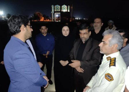 حضور مسئولین شهرستان تنگستان در منزل شهید علی دشت پوری