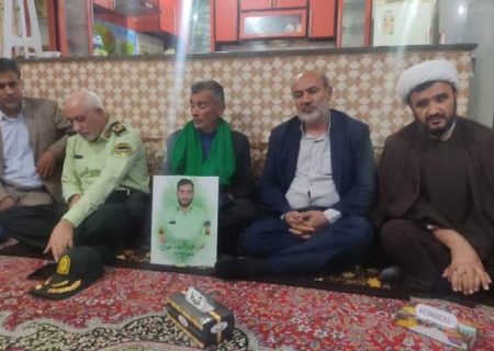 مدیر کل بنیاد شهید و امور ایثارگران استان بوشهر با خانواده شهید مدافع امنیت علی دشت بوری دیدار کرد
